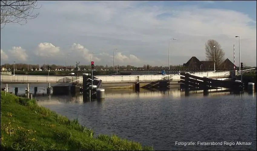 Scheepvaartverkeer Rekervlotbrug bij Koedijk weer mogelijk