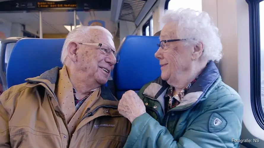 Huub (93) en Jo (91) ontmoetten elkaar in de trein naar Heiloo: "Al 71 jaar verliefd"